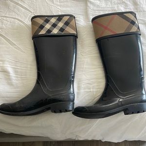 Burberry rainboots